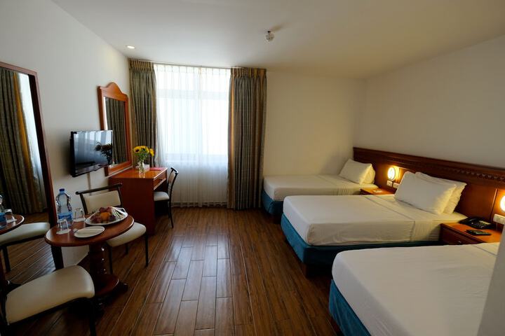 Room 35 of 74
