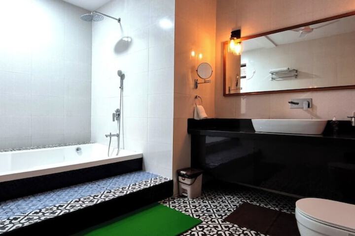 Room 14 of 24