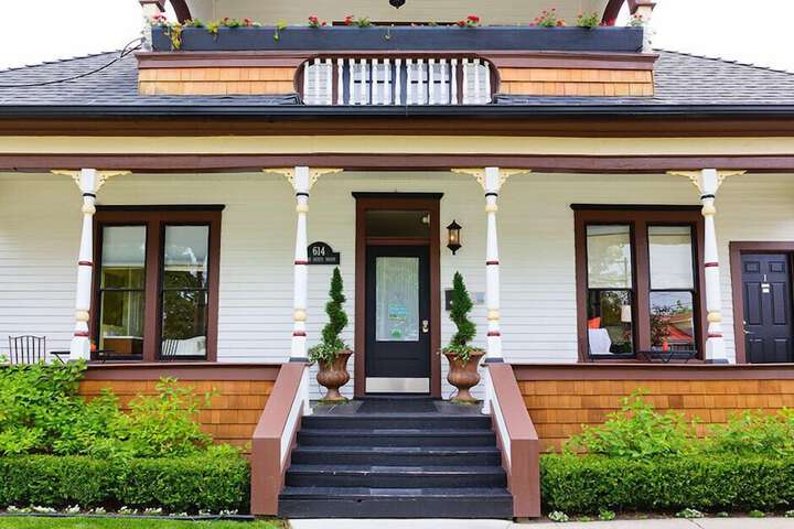 Hotel Exterior 55 of 60