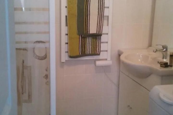 Room 5 of 7
