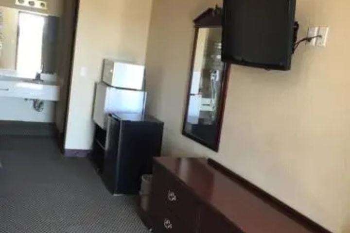 Room 3 of 5