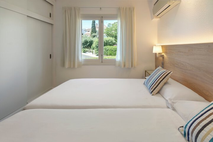 Room 10 of 65