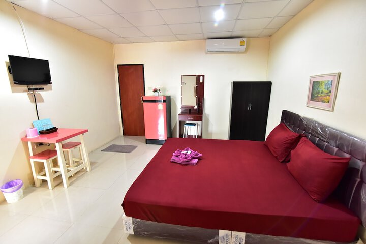 Room 7 of 27