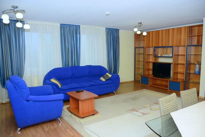 Room 4 of 24