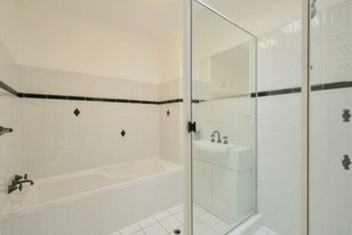 Room 10 of 30