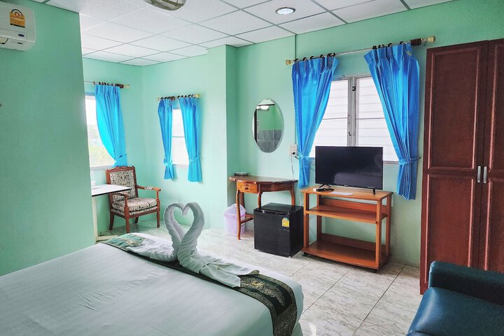 Room 16 of 50