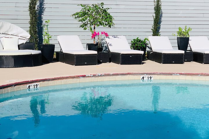 Stratus Suites Boutique Hotel