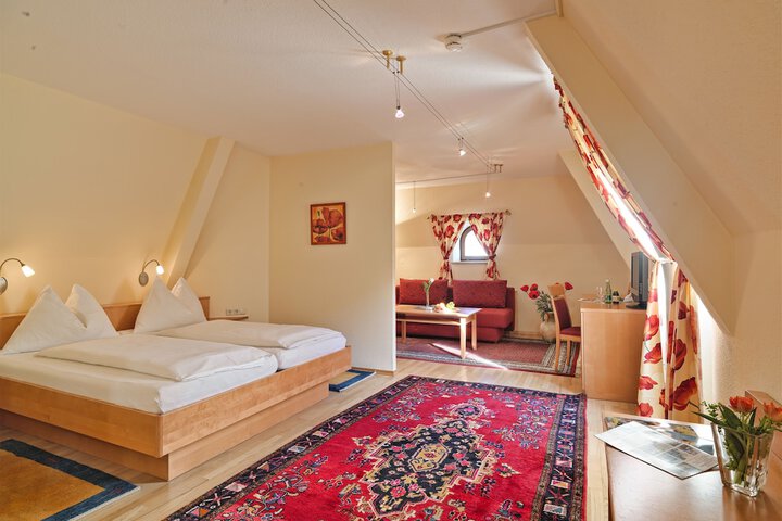 Room 5 of 38