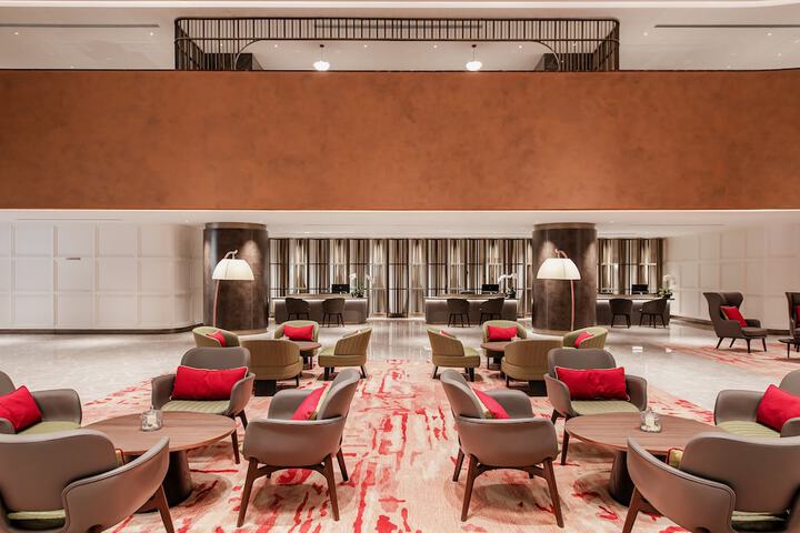 Entrance & Lobby
