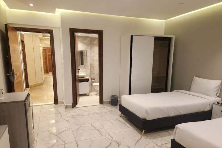 Room 37 of 85