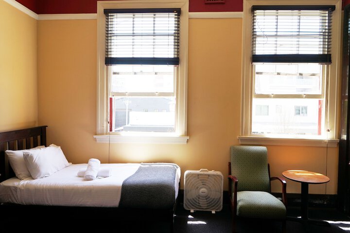 Room 11 of 39