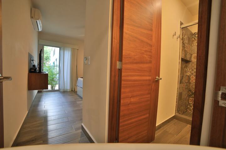 Room 16 of 37