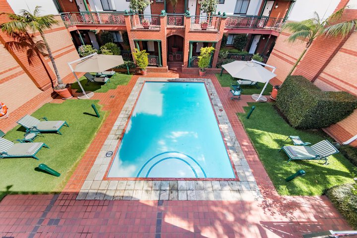 Pool Hotel