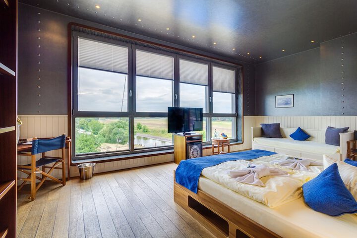 Room 21 of 76