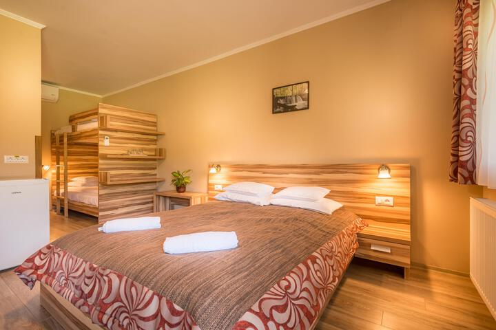 Room 4 of 14