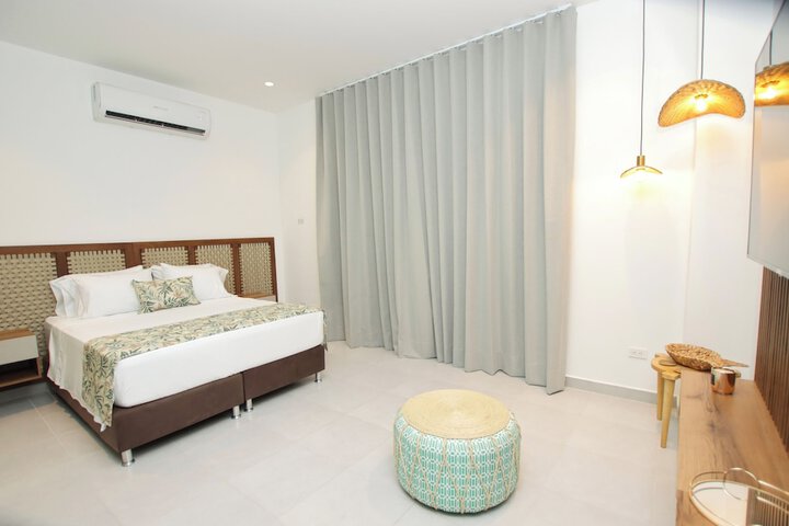 Room 15 of 74