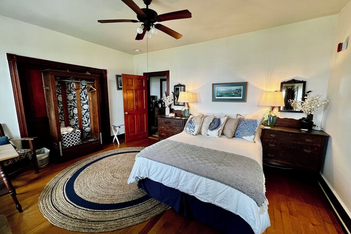 Room 11 of 40