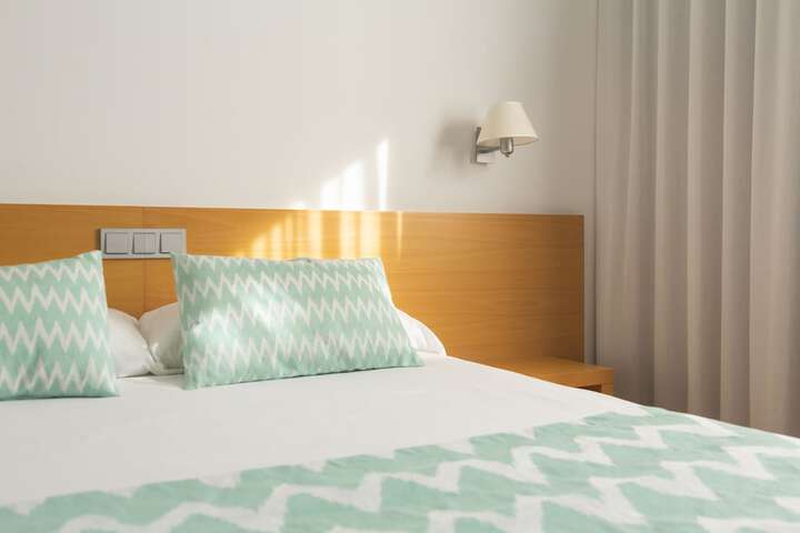 Room 8 of 28