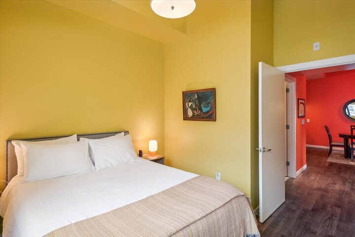 Room 27 of 117