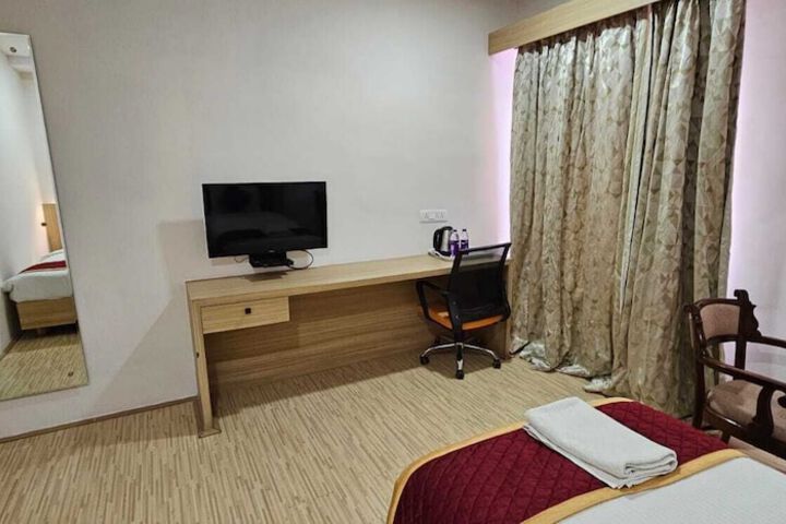 Room 5 of 25