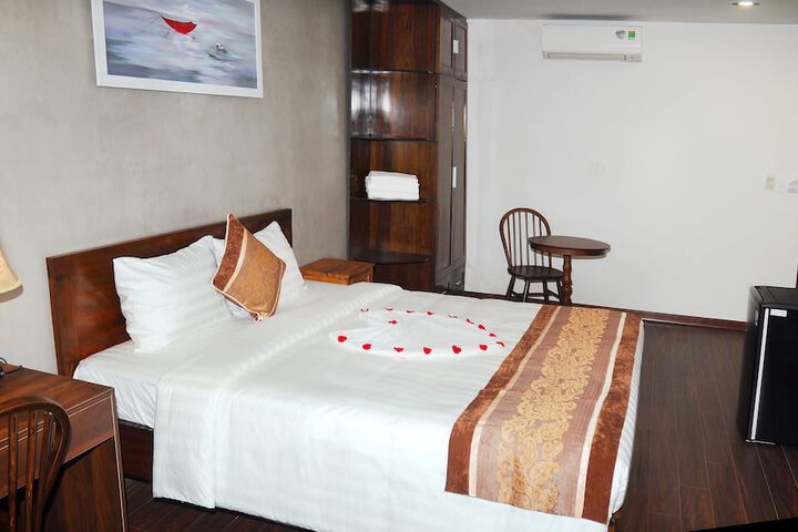 Room 6 of 21