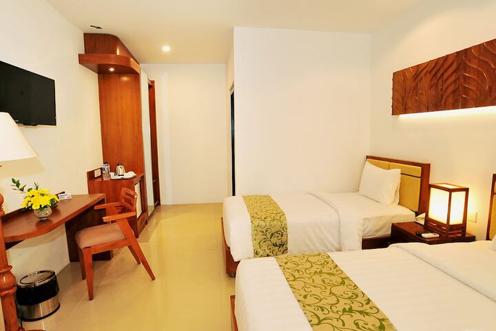 Room 8 of 30