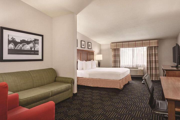 1 King Bed (9 of 13)