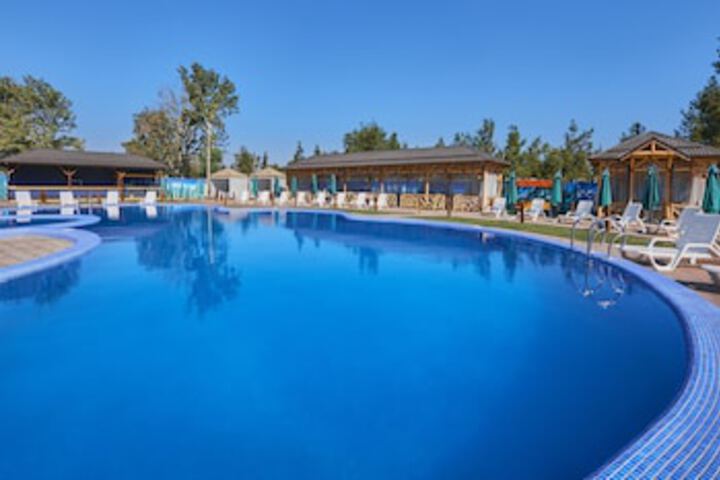 Pool 1 of 1