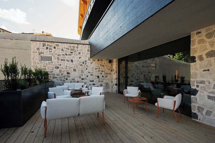 Terrace/Patio 28 of 30
