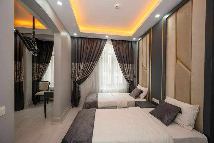 Room 5 of 62