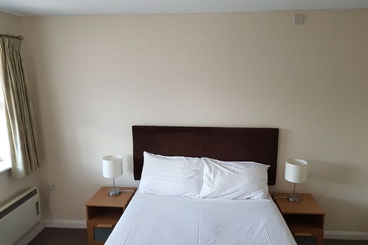 Room 16 of 28