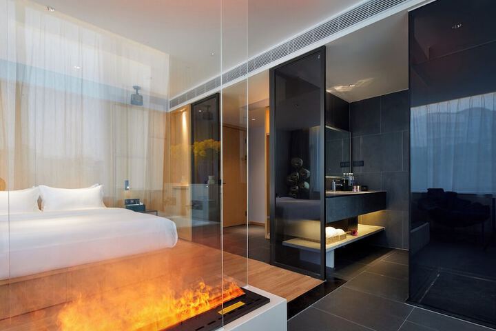 Room 100 of 143
