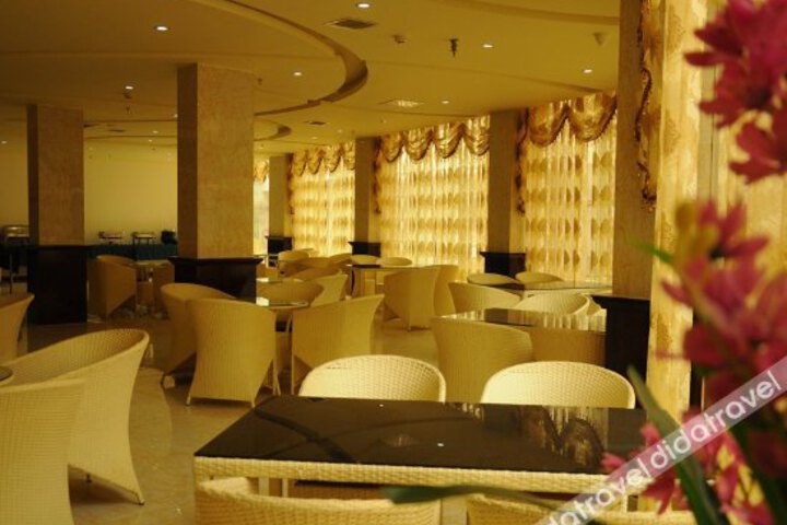 Crown The Grand Hotel