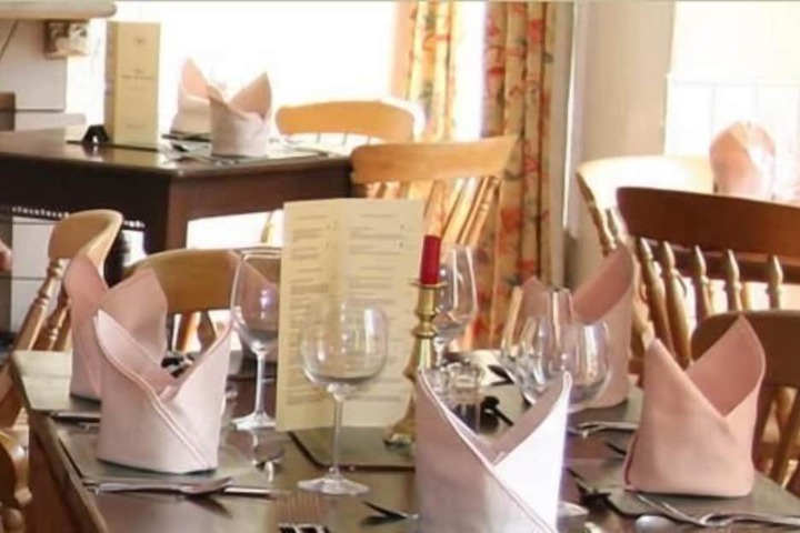 Dining 45 of 58