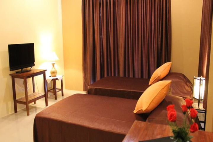 Room 6 of 38