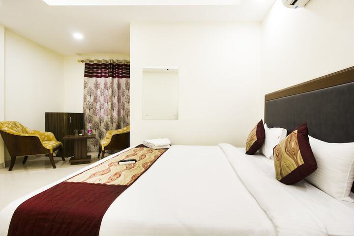 Room 3 of 11