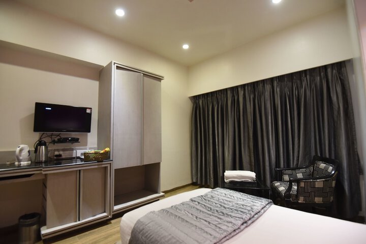 Room 25 of 60