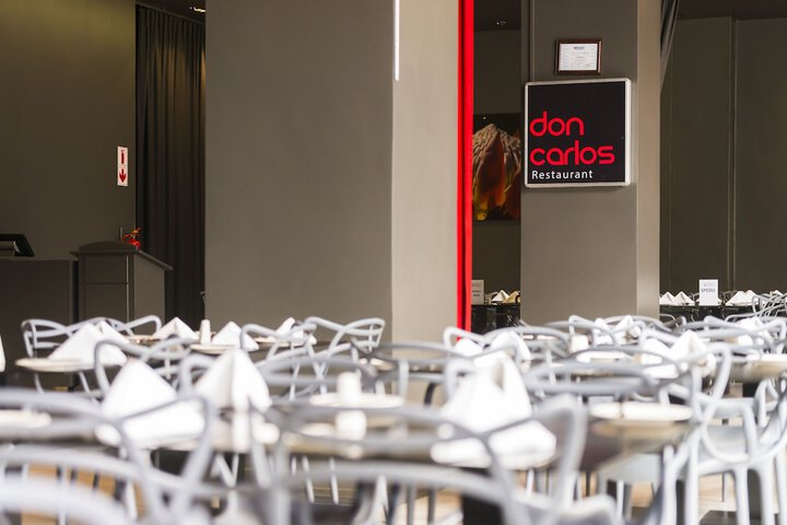 Dining 76 of 144