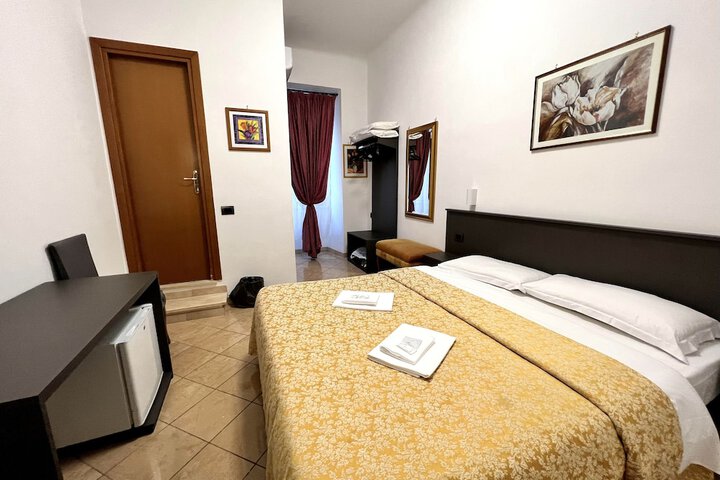 Room 12 of 40