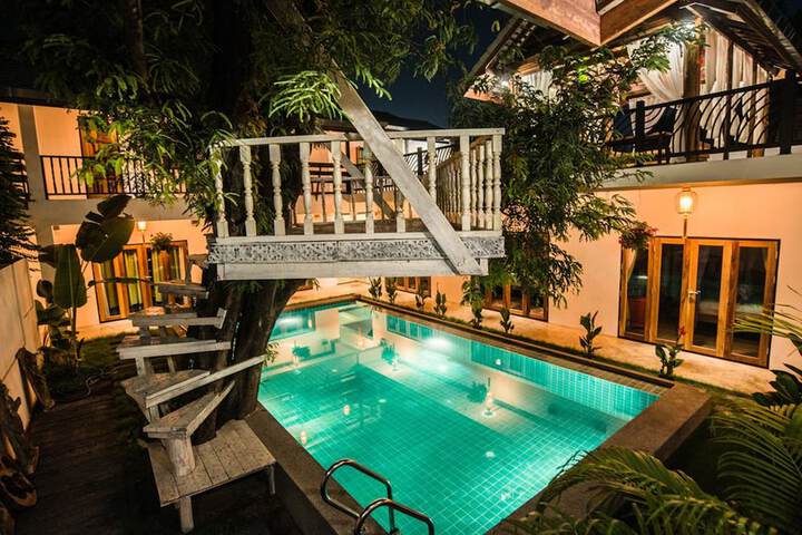 Pool 23 of 32