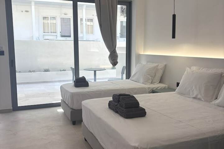 Room 10 of 25