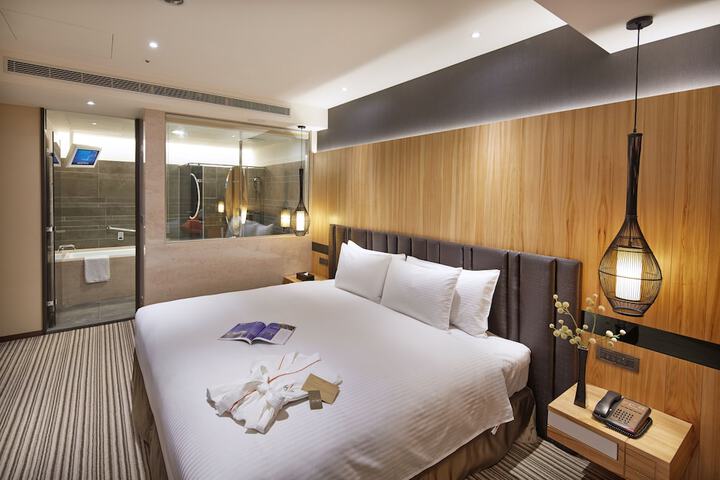 Room 13 of 50