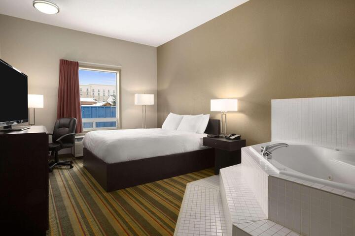 2 Queen Beds (4 of 5)