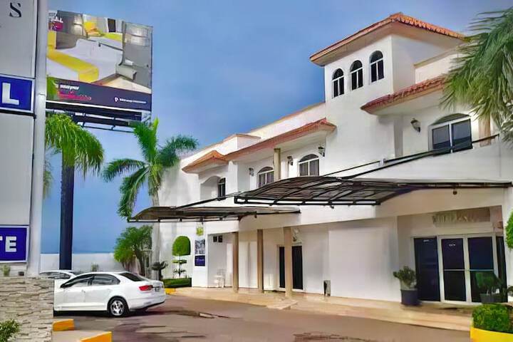 Hotel Maioris Jesús Kumate in Culiacán