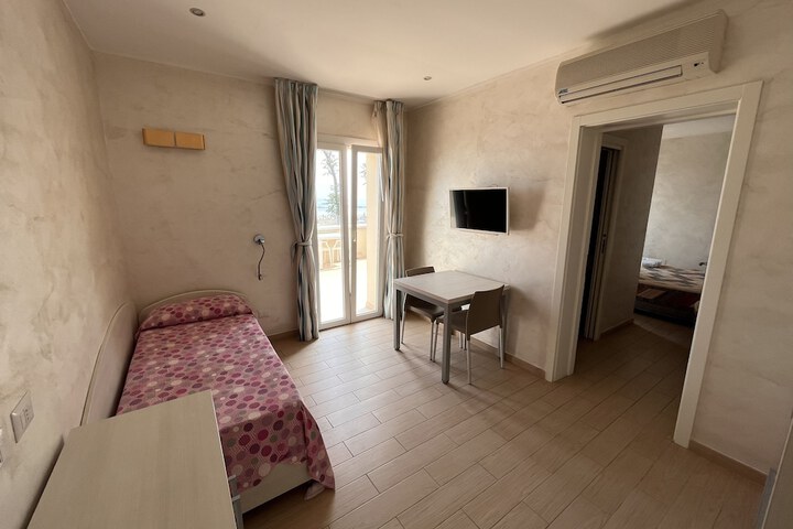 Room 10 of 23