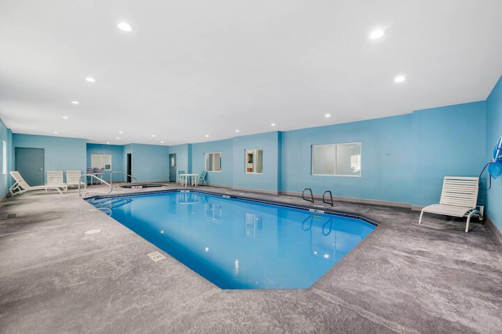 Pool 24 of 30