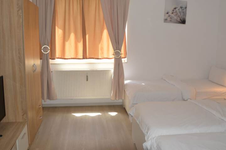 Room 17 of 80