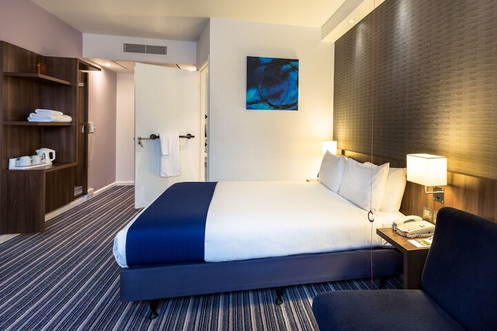 Room 12 of 51