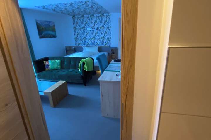 Room 51 of 110