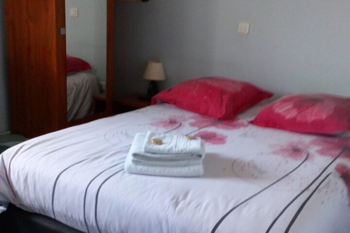 Room 9 of 30